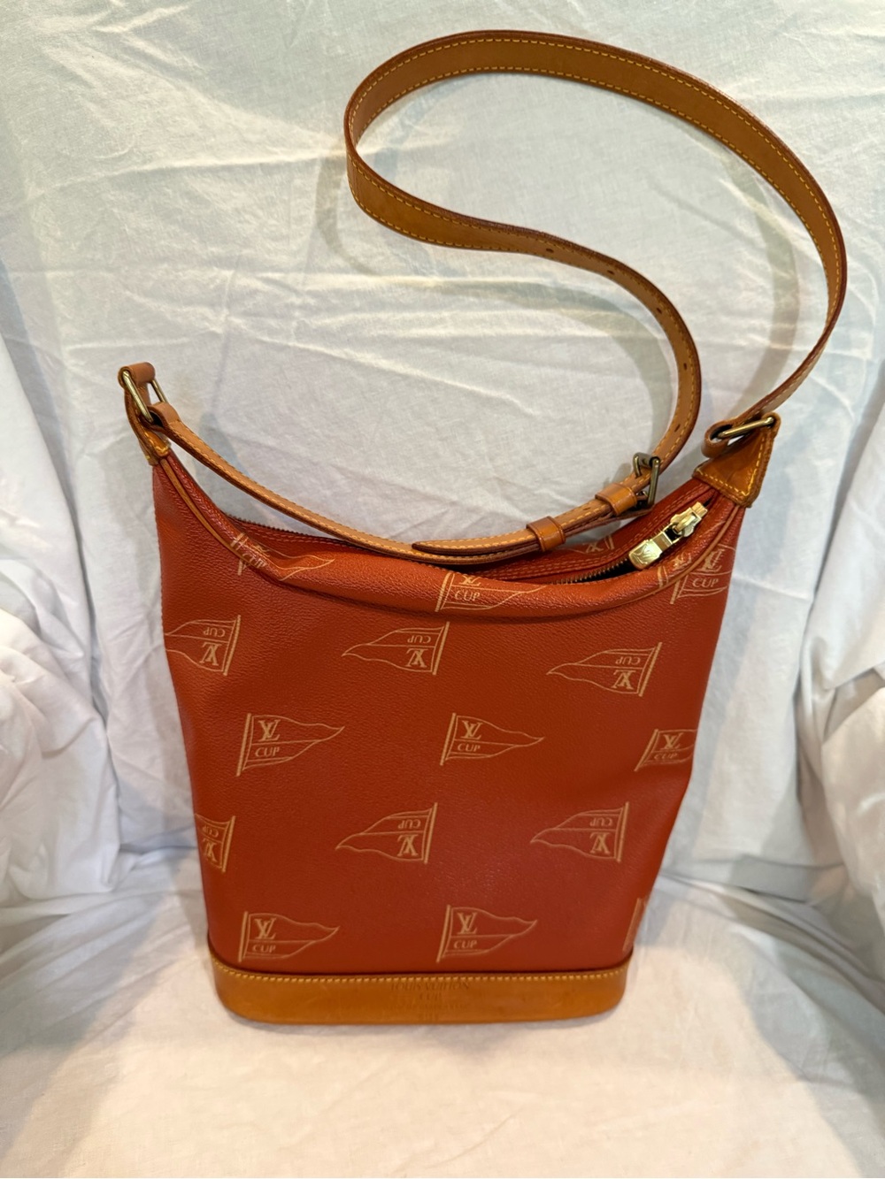 Vintage Louis Vuitton Cup Le Touquet Shoulder Bag In Red - Limited America’s Cup - Picture 2 of 16